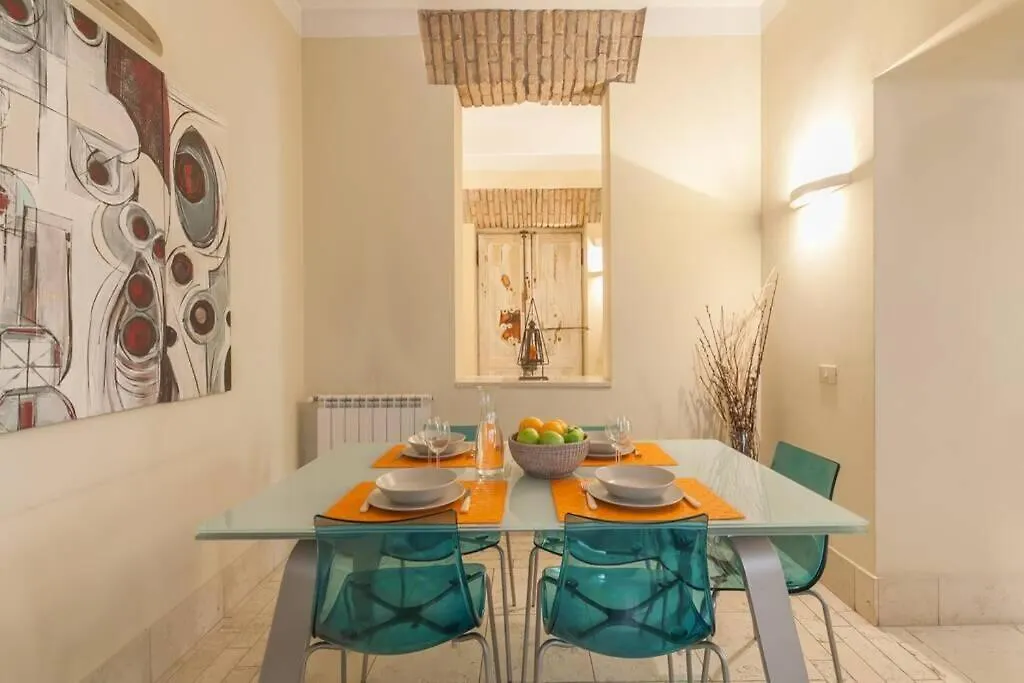 Borgo Pio - Quite And Spacious Apt 로마 0*,  이탈리아